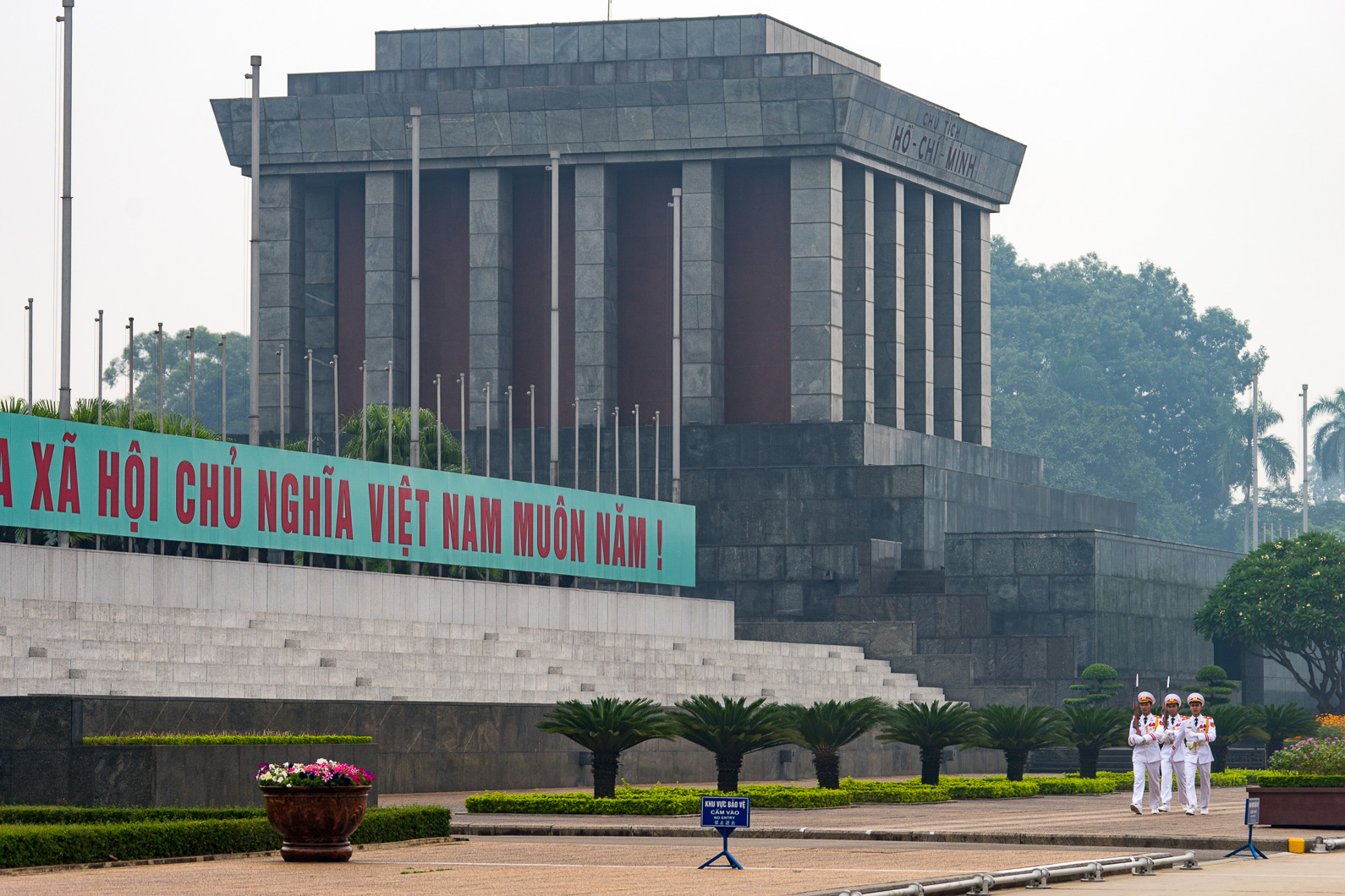 20141105 093444 Ho Chi Minh Mausoleum
